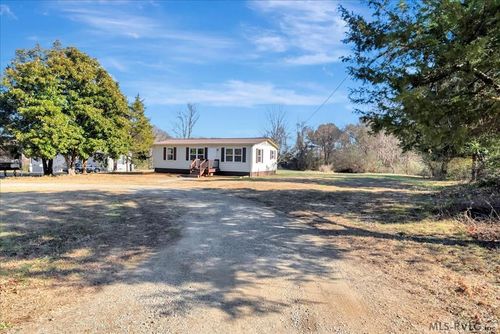 2700 Blackridge Rd, La Crosse, VA, 23950-2530 | Card Image