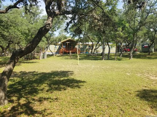 9200 Park Road 37, Lakehills, TX, 78063 | Card Image