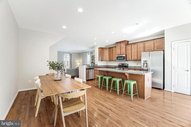 22862 Chestnut Oak Ter, Townhouse with 3 bedrooms, 4 bathrooms and null parking in STERLING VA | Image 20