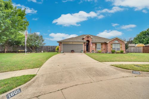 1605 S 3rd St, Midlothian, TX, 76065-3660 | Card Image