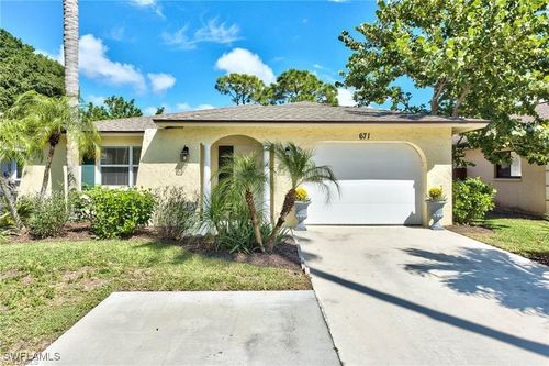 671 98th Avenue N, NAPLES, FL, 34108 | Card Image