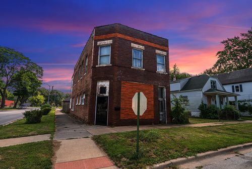 12401 S Green St, Calumet Park, IL, 60827-6216 | Card Image