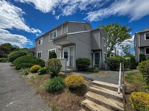 32-32 Autumn Ln, Amherst, MA, 01002-3315 | Card Image