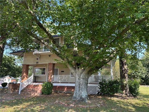 438 N Main St, Suffolk, VA, 23434-4425 | Card Image