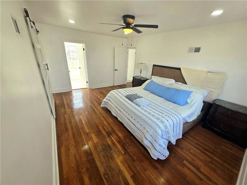 800 Valentine Rd, Kansas City, MO, 64111-3816 | Card Image