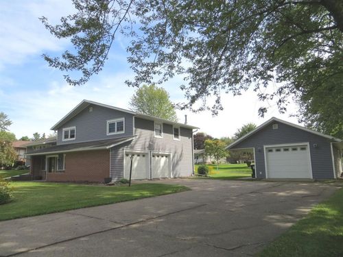 303 W Maple St, Thorp, WI, 54771-9230 | Card Image