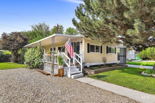 132 S Young Ln, Eagle, ID, 83616-5969 | Card Image