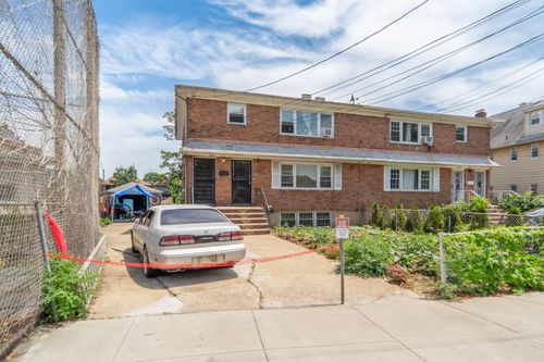 107 Monterey St, Queens Village, NY, 11429-2028 | Card Image