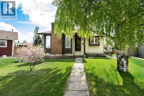 24 Caswell Close, Red Deer, AB, T4P2T6 | Card Image