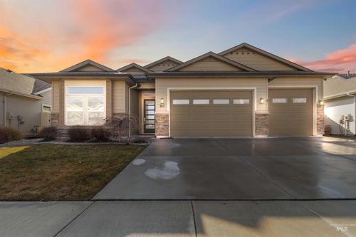 917 E Pascua Dr, Kuna, ID, 83634-4866 | Card Image