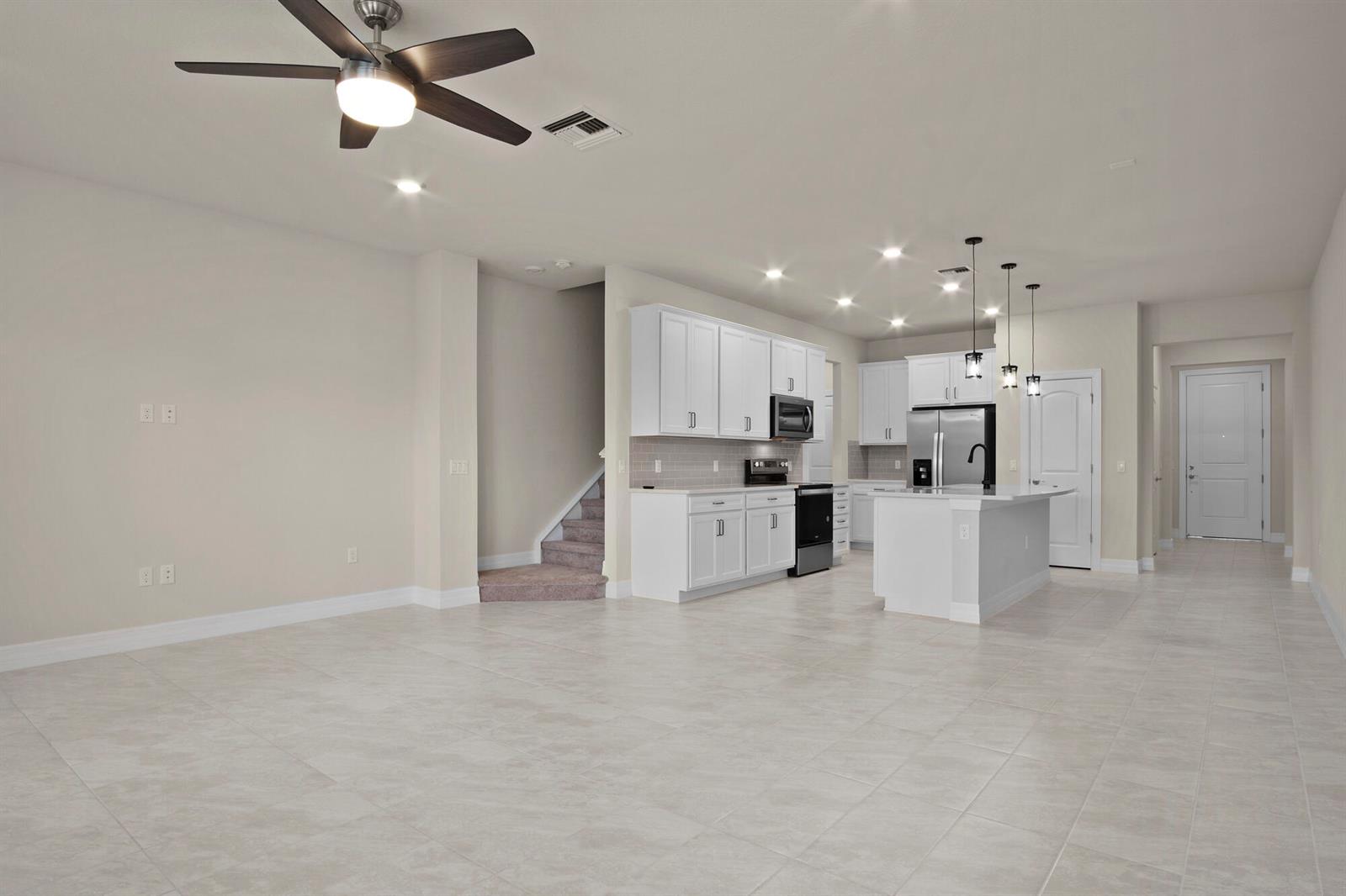 Residential Lease in Lake Worth 5