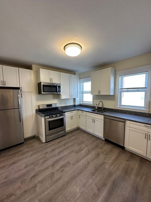 3-35 George St, Everett, MA, 02149-4618 | Card Image