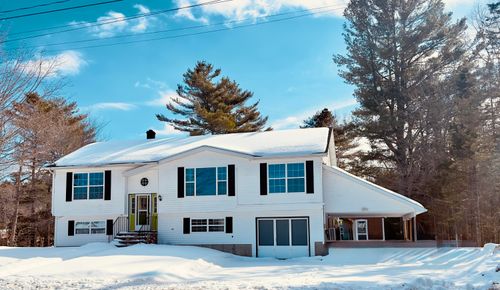 132 Sunny Hollow Place, Bangor, ME, 04401 | Card Image