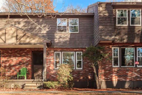 31 Midridge Cir, Londonderry, NH, 03053-3303 | Card Image