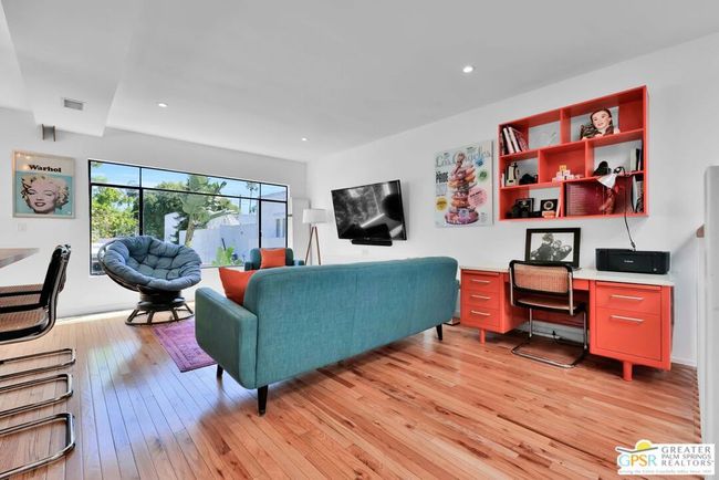 2 - 8319 Waring Ave, Condo with 2 bedrooms, 2 bathrooms and 1 parking in West Hollywood CA | Image 6
