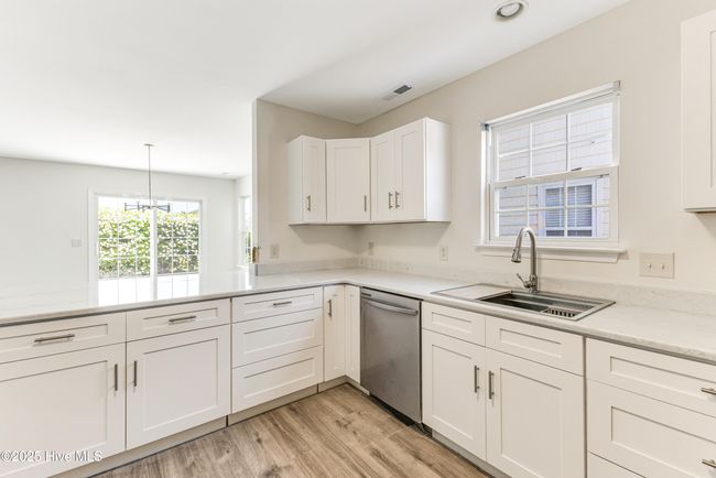 5249 Minnesota Dr Se, House other with 5 bedrooms, 3 bathrooms and 2 parking in Southport NC | Image 16