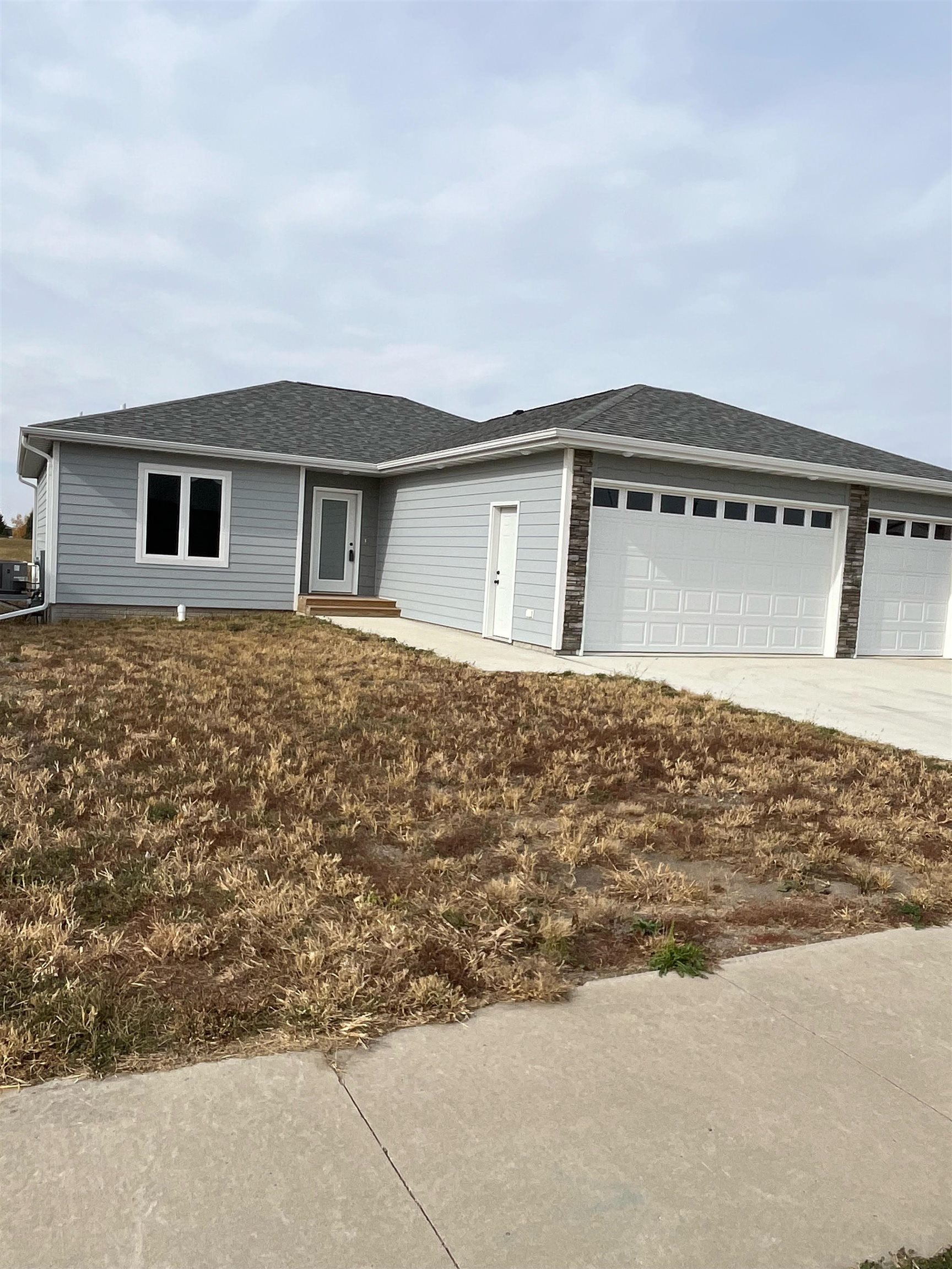 Lincoln Ave, Spirit Lake, IA 51360