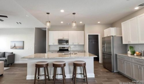 1041 Burning Tree, Spring Branch, TX, 78070-5565 | Card Image