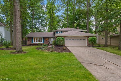 17069 Partridge Dr, Strongsville, OH, 44136-6268 | Card Image