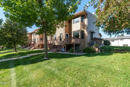 1520 Cimarron Dr, Bismarck, ND, 58503-0114 | Card Image