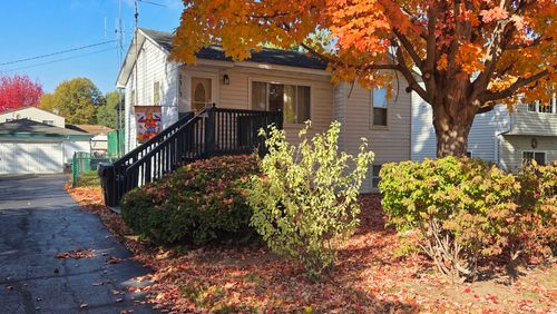 5313 Burwood Rd, Oakwood Hills, IL, 60013-1029 | Card Image