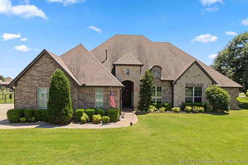 5100 Hickory Bluff Dr, Claremore, OK, 74019-4505 | Card Image