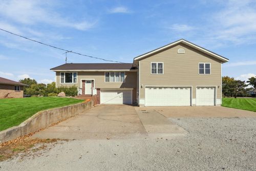 144 Lakeshore Dr, Nashua, IA, 50658-9445 | Card Image