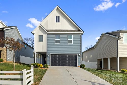 920 Blu Central Rd, Pineville, NC, 28134-8601 | Card Image