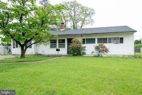 20 Serpentine Ln, LEVITTOWN, PA, 19055-2213 | Card Image