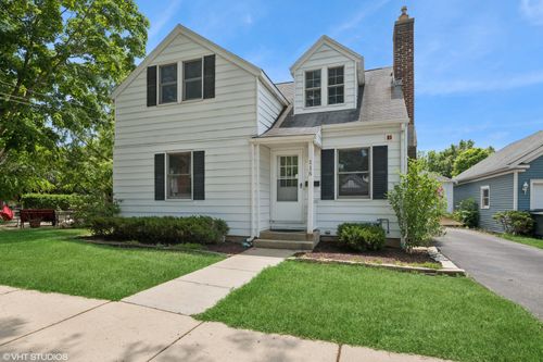 115 E Lincoln Ave, Barrington, IL, 60010-4344 | Card Image