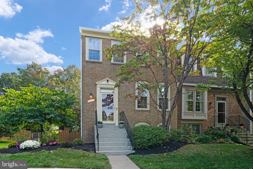 Apple Orchard Ct, Fairfax, VA 22033