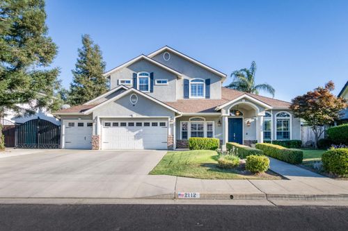 2112 Austin Ave, Clovis, CA, 93611-5268 | Card Image