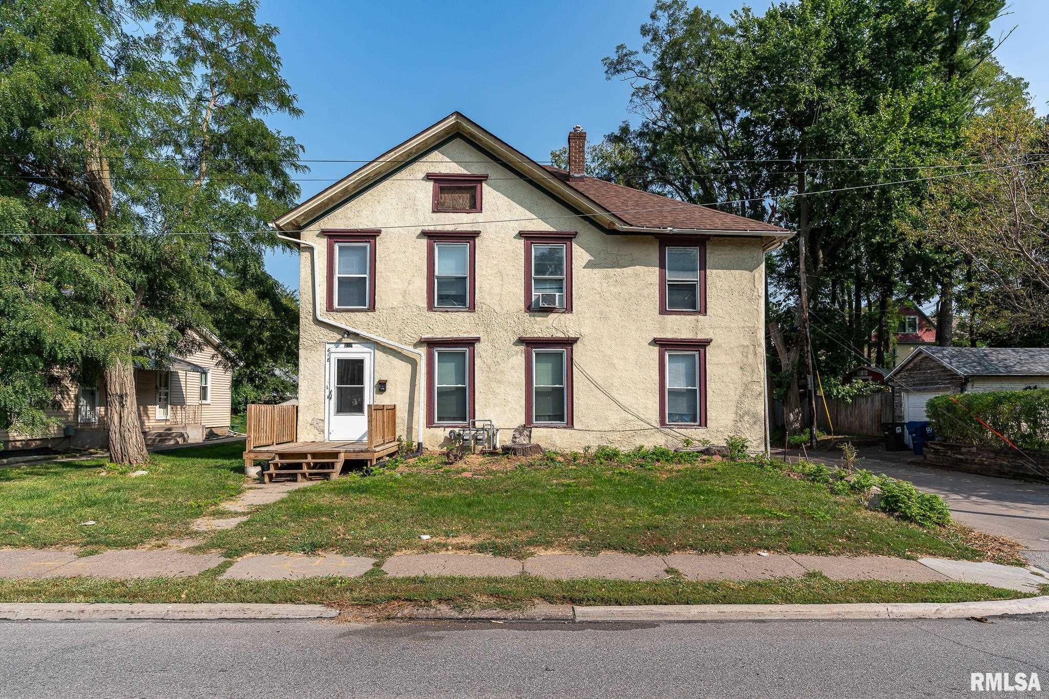 Locust St, Davenport, IA 52803