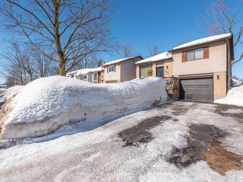 203 Burns Cir, Barrie, ON, L4N6A5 | Card Image