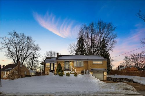 2 Hallmark Dr, Penn Hills, PA, 15235-2211 | Card Image