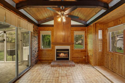 9109 Northwood Pkwy, New Hope, MN, 55427-1620 | Card Image