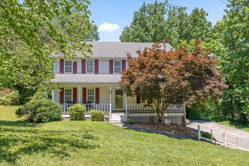 421 Golden Oaks Dr, Hixson, TN, 37343-2859 | Card Image