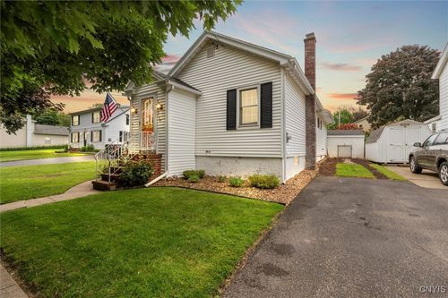 136 Erie St, Oswego, NY, 13126-2415 | Card Image