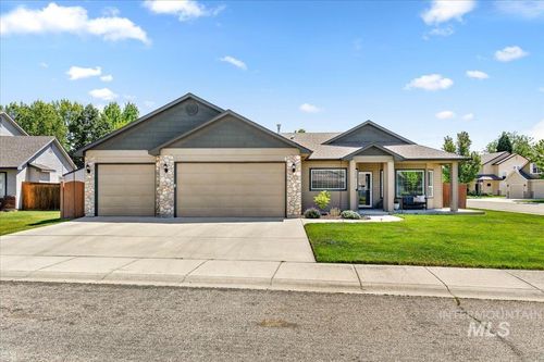 714 W Calderwood St, Meridian, ID, 83642-8133 | Card Image