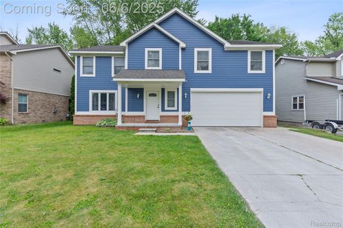 39650 Macomber St, Harrison Township, MI, 48045-1868 | Card Image