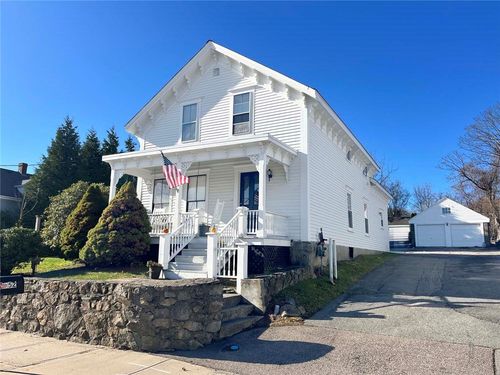 2952 E Main Rd, Portsmouth, RI, 02871-4232 | Card Image