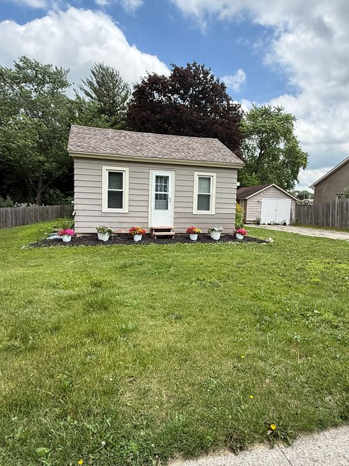423 Maple St, Marengo, IL, 60152-3447 | Card Image