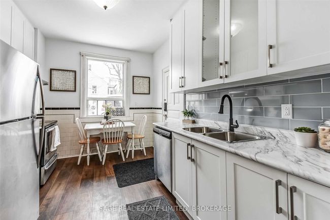 40 Euclid Ave, House attached with 3 bedrooms, 2 bathrooms and 1 parking in Toronto ON | Image 14