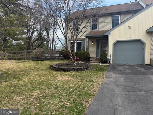 31 Cottonwood St, NEWTOWN, PA, 18940-3216 | Card Image