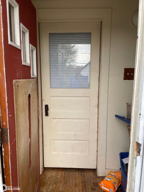 309 E Henry St, Mount Pleasant, IA, 52641-1707 | Card Image