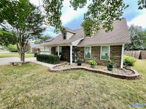 122 Todd Dr, Madison, AL, 35758-2332 | Card Image