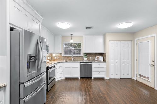 705 Palmer St, Rockdale, TX, 76567-2166 | Card Image