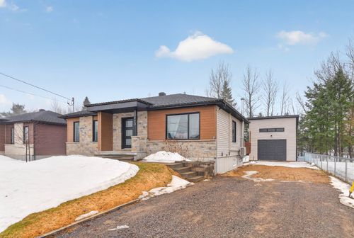 970 Rue Fiset, Saint-Raymond, QC, G3L2C7 | Card Image