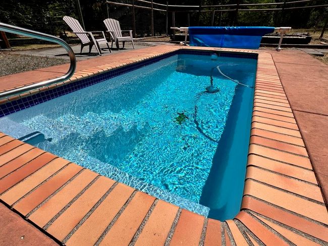 Pool 2 | Image 47
