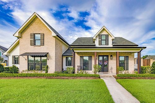 174 Bayou Lafourche Dr, Thibodaux, LA, 70301-1616 | Card Image